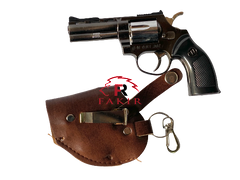 Пістолет-револьвер у кобурі маленький